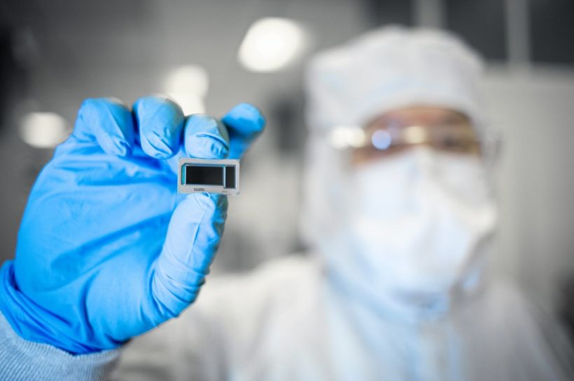 半导体芯片封装将迎新格局，玻璃基板技术冉冉升起：英特尔、三星、AMD 等扎堆研究、量产(图1)